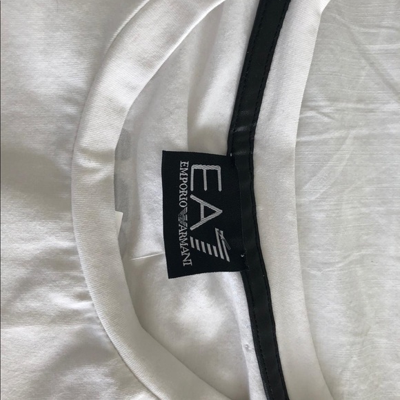 BNWT Armani T-Shirt with tags - Picture 4 of 6